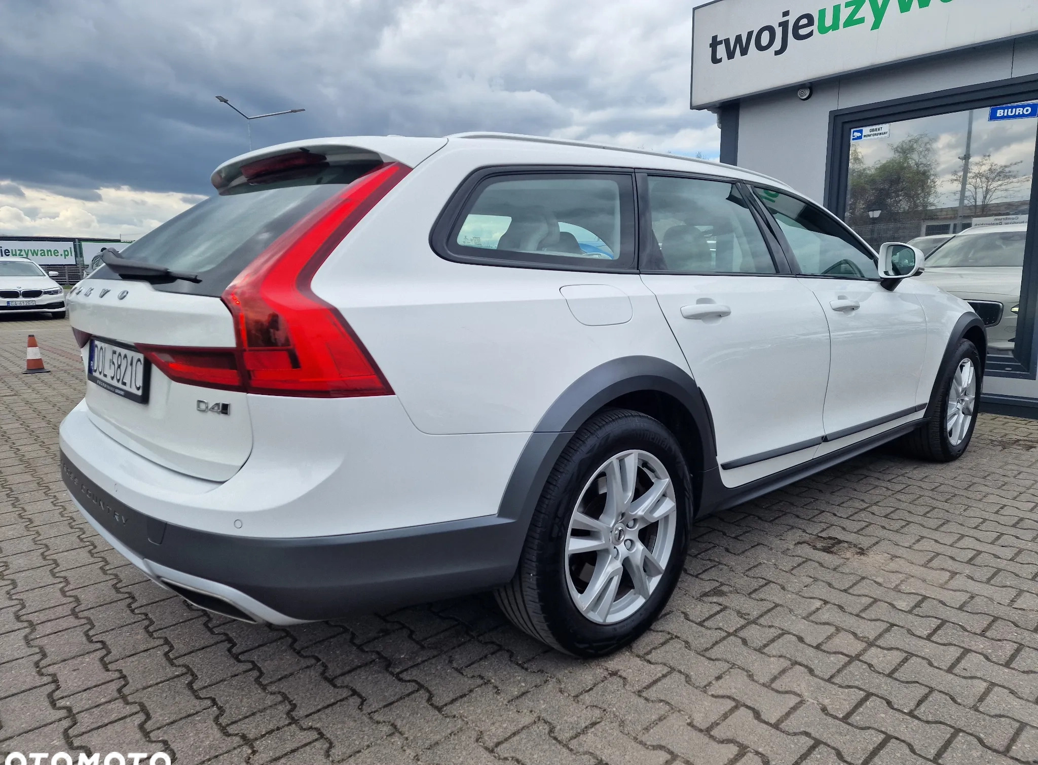 Volvo V90 Cross Country cena 84900 przebieg: 375480, rok produkcji 2017 z Ryki małe 497
